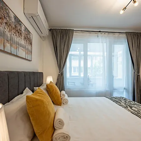Next To Sea Garden Suitable For 4 Persons شقة فارنا
