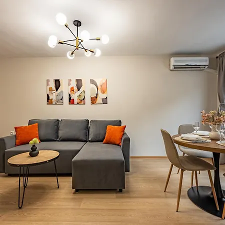 Next To Sea Garden Suitable For 4 Persons شقة فارنا