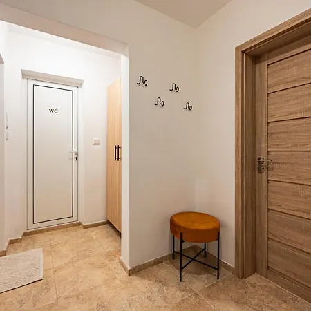 Διαμέρισμα Next To Sea Garden Suitable For 4 Persons